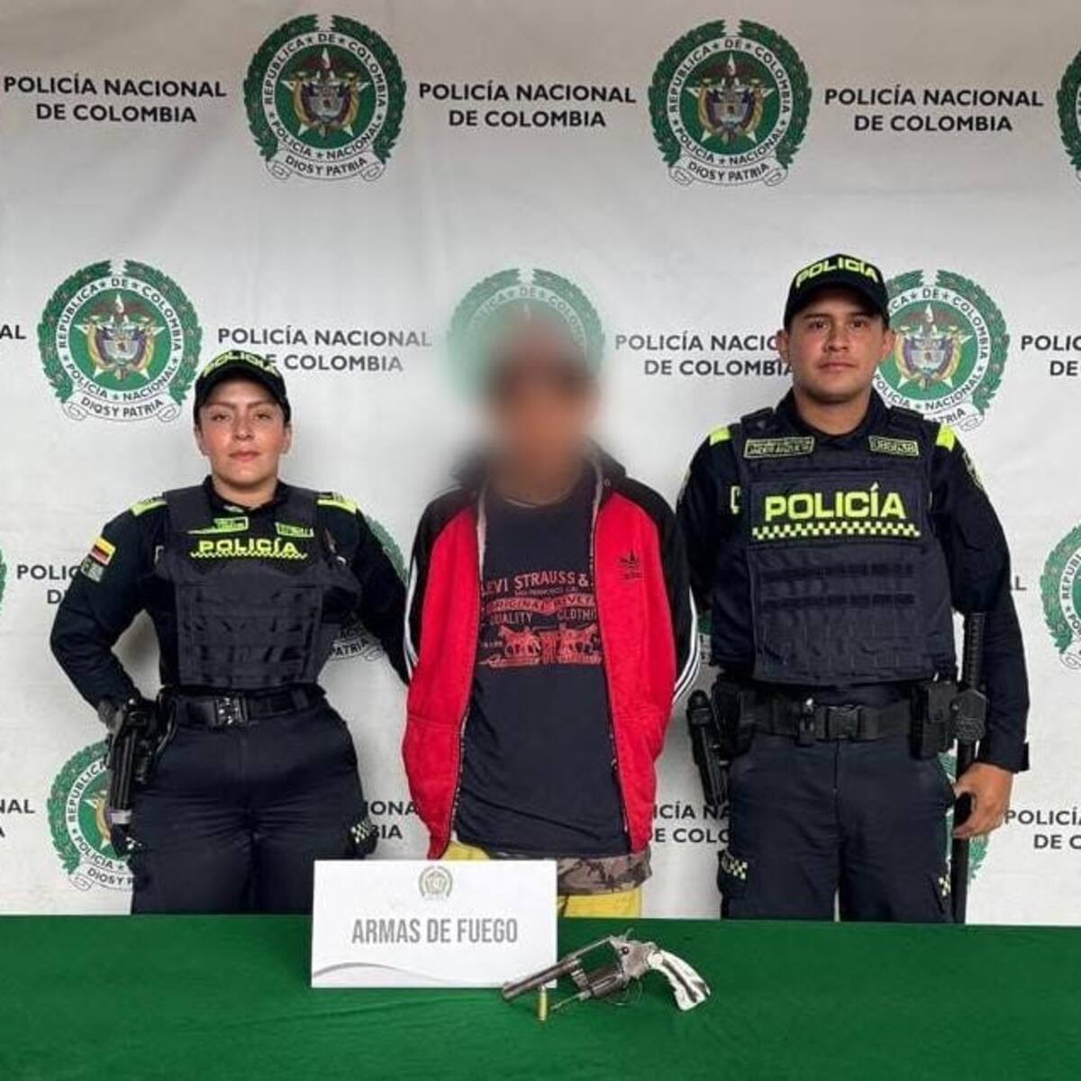 Capturan a hombre armado que amenazaba a comerciantes de la localidad de San Cristóbal