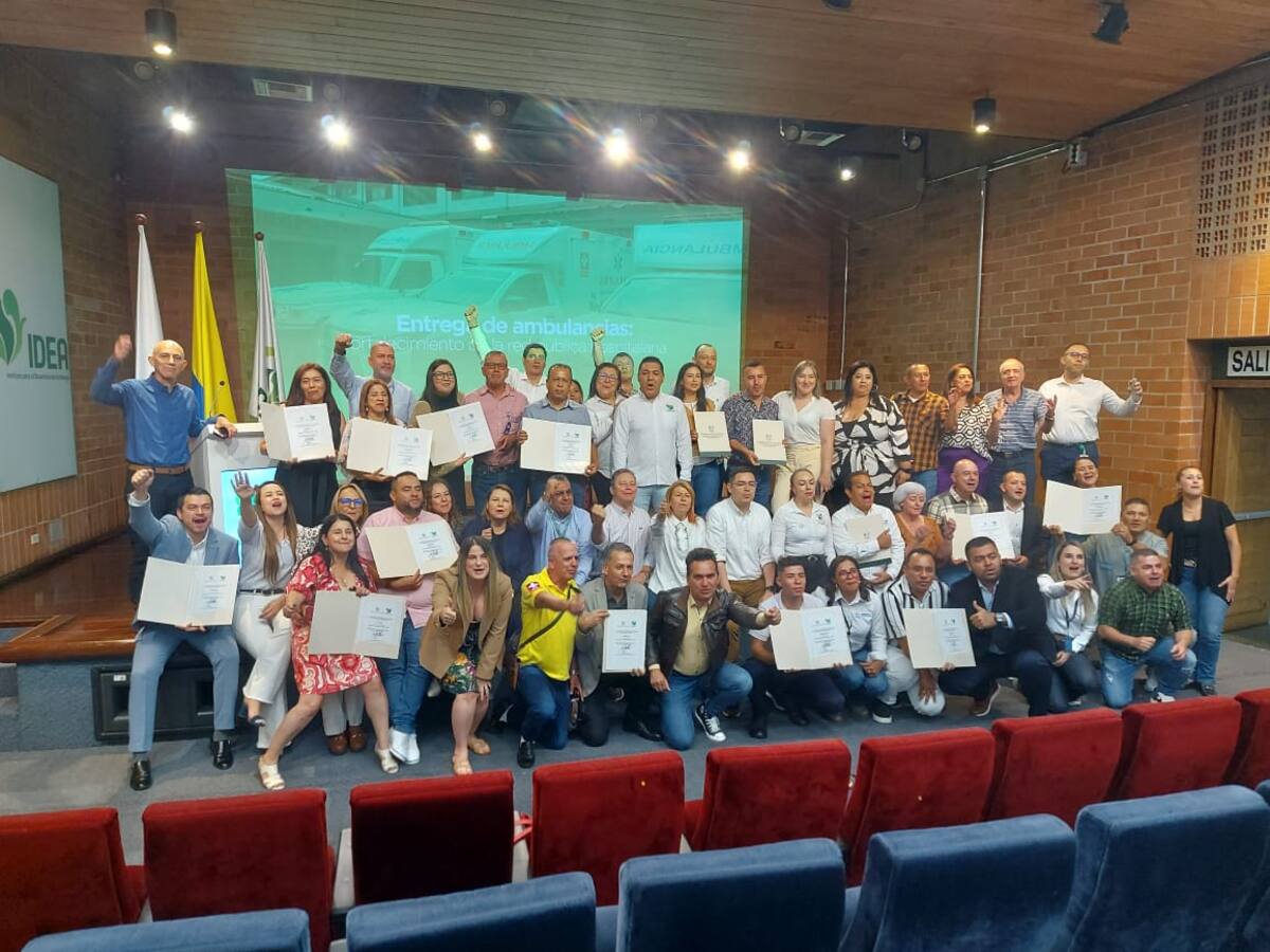 La gobernación de Antioquia entregó ambulancias nuevas en 23 municipios