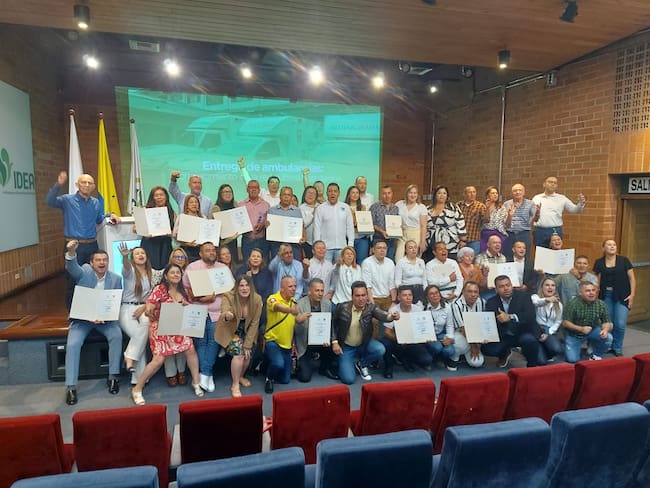 La gobernación de Antioquia entregó ambulancias nuevas en 23 municipios
