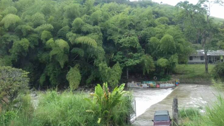 Crecientes de los ríos y derrumbes tiene en alerta a organismos en Quindío