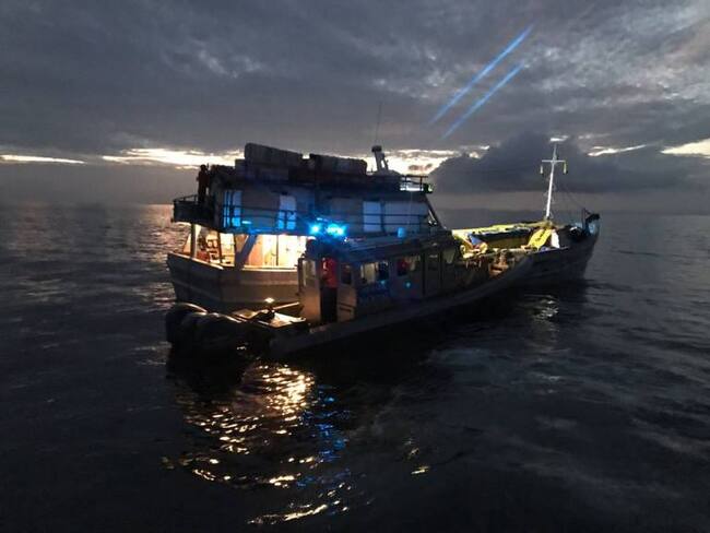Rescatadas 12 personas en aguas del Pacífico