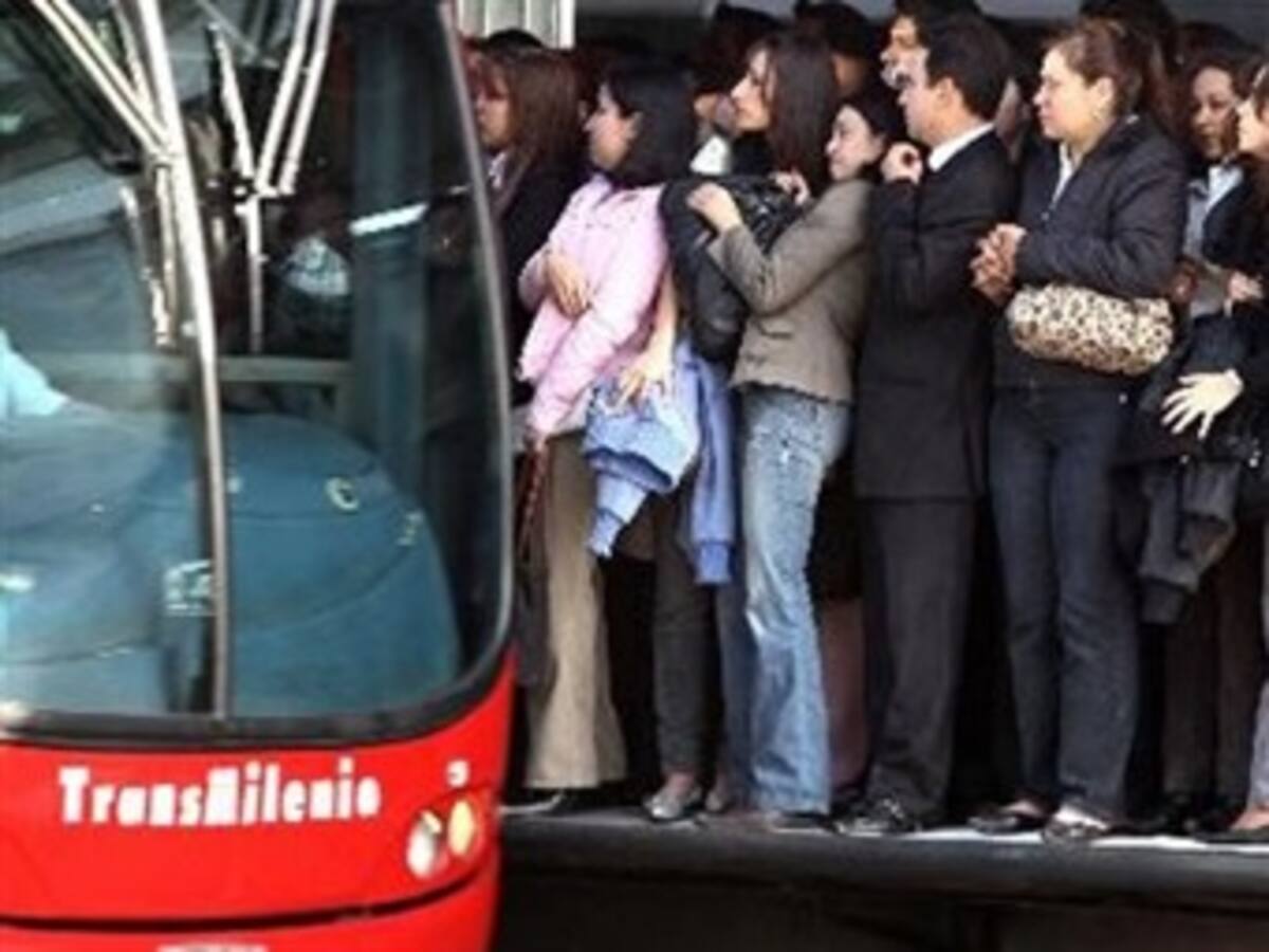 Gobierno de Bogotá reconoce dificultades de sobrecupo en Transmilenio