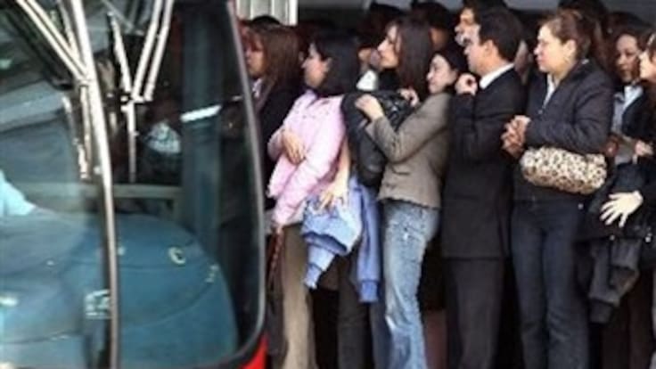 Gobierno de Bogotá reconoce dificultades de sobrecupo en Transmilenio