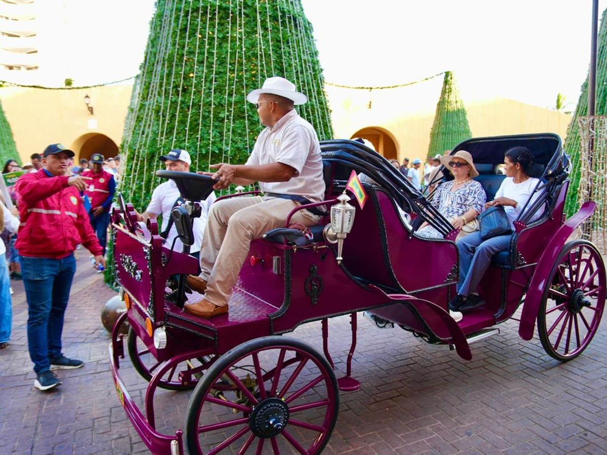 Vuelven los coches eléctricos a Cartagena: horarios y puntos de salida para paseos gratuitos