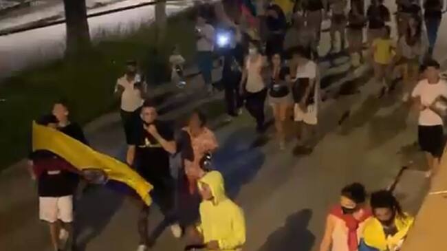 Cacerolazo en barrios y comunas en Armenia