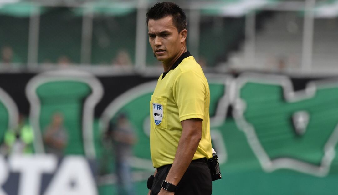 Nicolás Galló, árbitro colombiano.