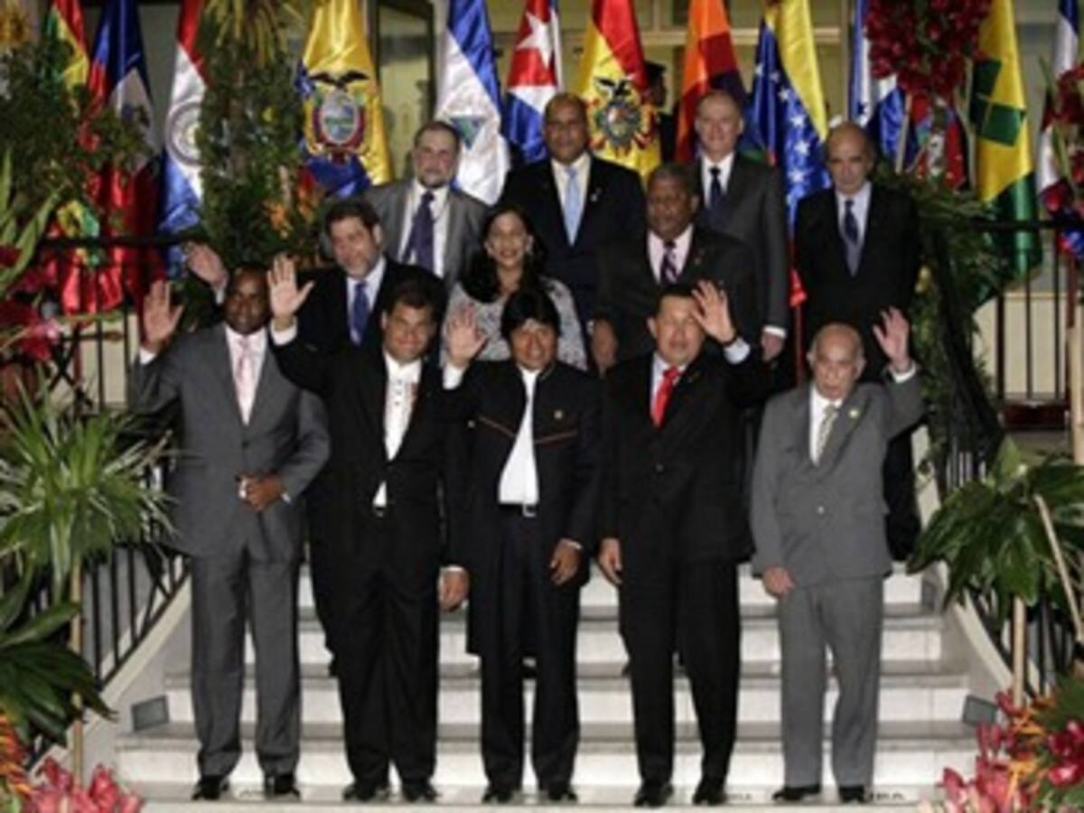 Mandatarios de Latinoamérica felicitan a Chávez por triunfo en las urnas