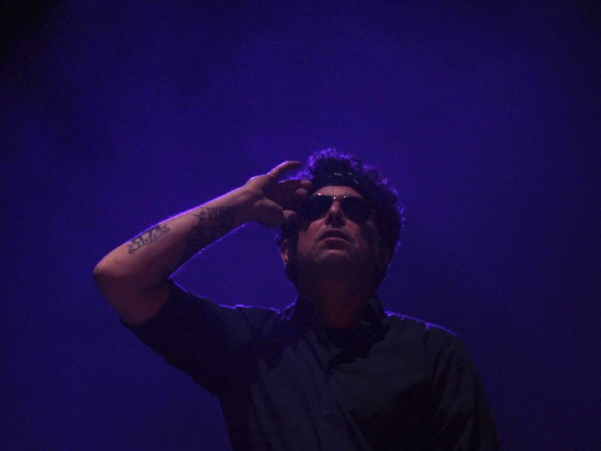El cantante argentino Andrés Calamaro suspendió concierto en Cali por silbatina de antitaurinos