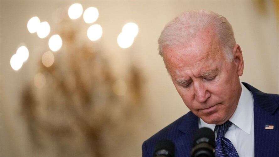 Presidente Joe Biden recibió los restos de los militares estadounidenses muertos en atentado al aeropuerto en Kabul. Foto: Getty Images /  Drew Angerer / Fotógrafo de plantilla