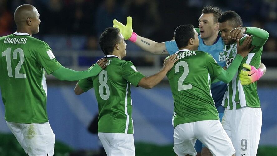 Jugadores de Atlético Nacional celebran después de ganar la tanda de penaltis por el tercer puesto de la Copa Mundial de Clubes de la FIFA 2016 contra el América de México. Foto: Agencia EFE/KIYOSHI OTA