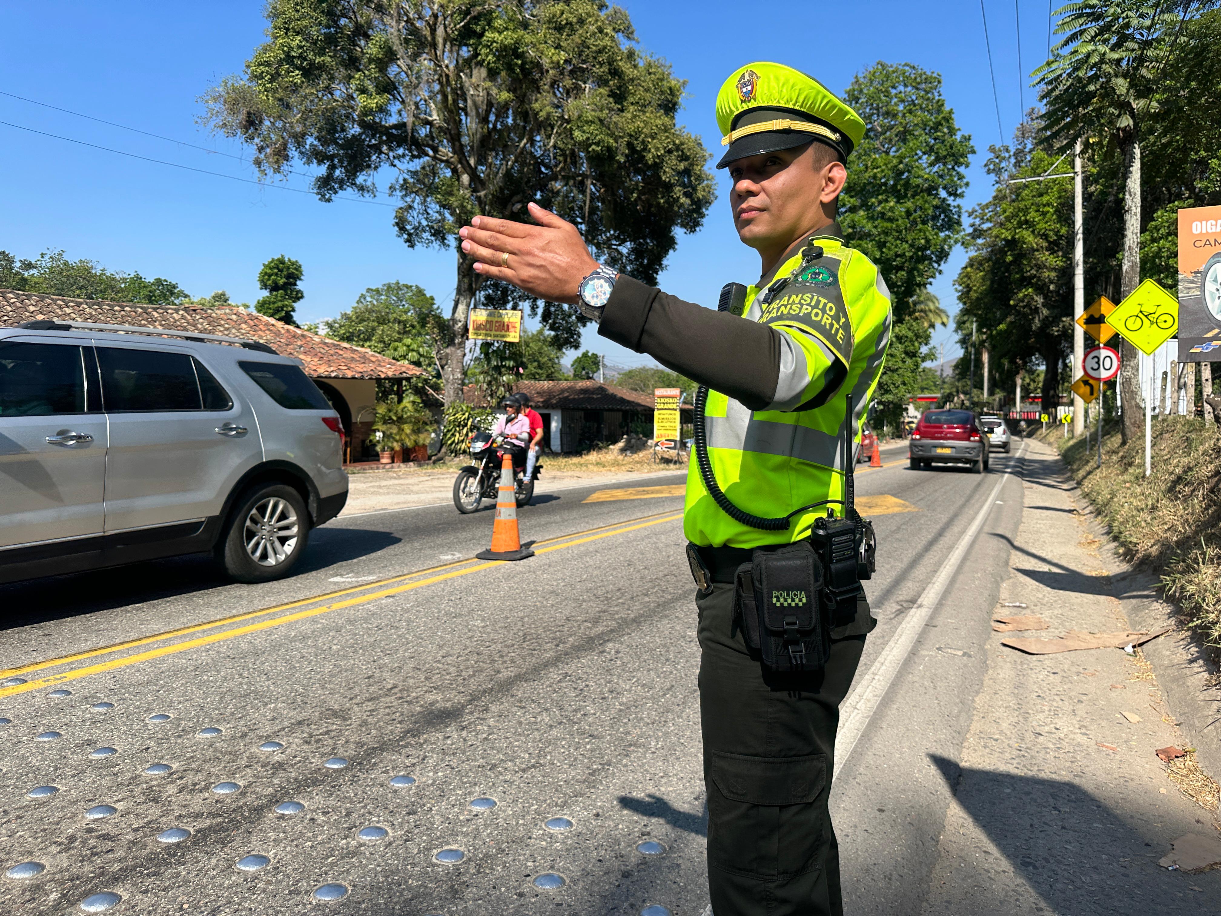 Imponen 30 comparendos este puente de Reyes en carreteras de Bucaramanga.