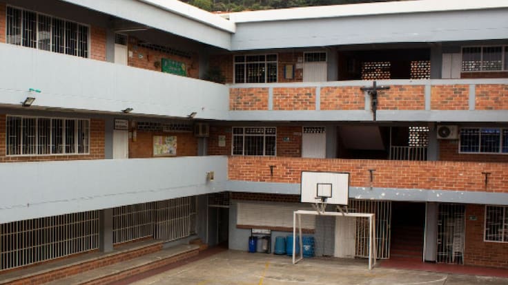 Seguirán dando el aval a colegios a pesar del caso positivo de COVID -19