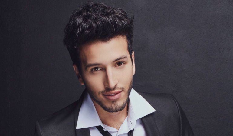 La tremenda caída de Sebastián Yatra en pleno concierto