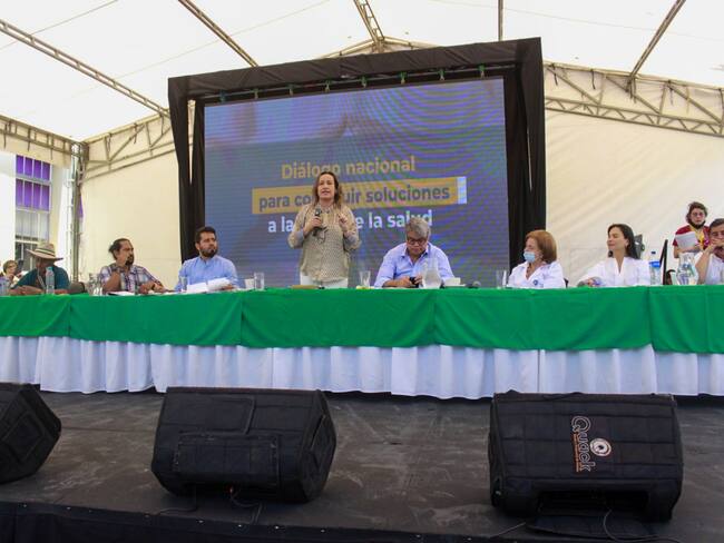Ministra de Salud, Carolina Corcho, en audiencia pública en el Hospital Universitario del Valle.