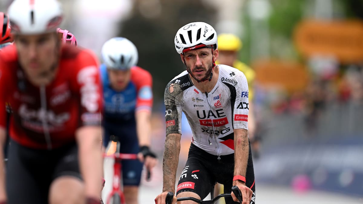 Favorito al título del Giro de Italia abandonó la carrera antes de la tercera etapa
