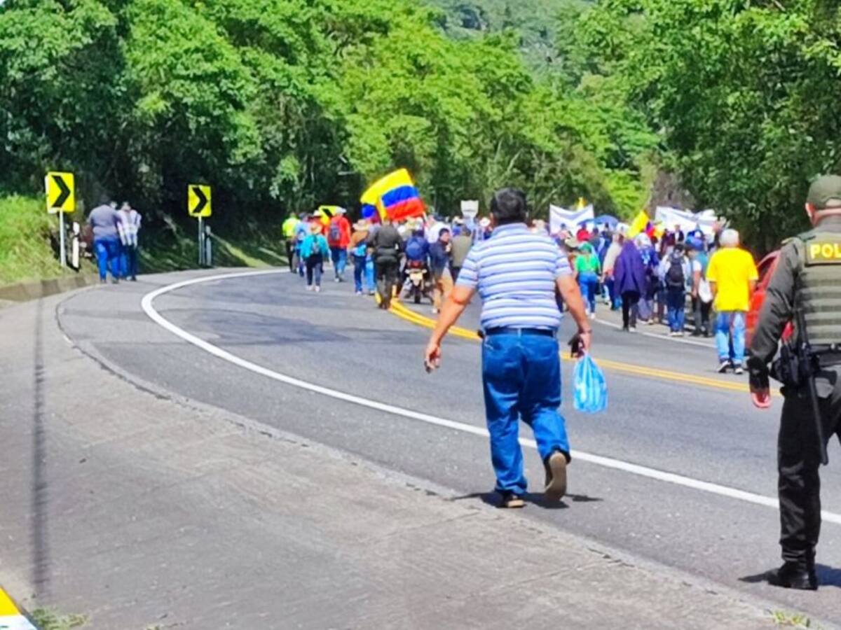 Cerrada vía al Llano por protesta en el oriente de Cundinamarca