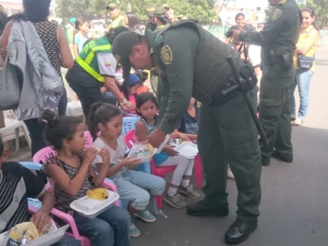 Entrega de 600 desayunos a los niños en frontera