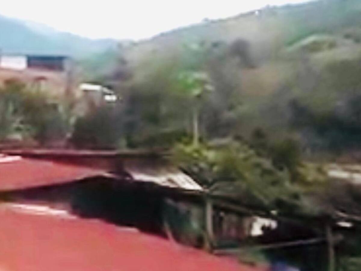 Niños quedaron atrapados en medio de fuertes combates en Argelia, Cauca