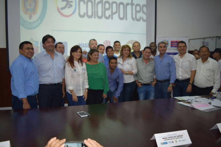 FOTOGRAFÍA CARACOL RADIO 