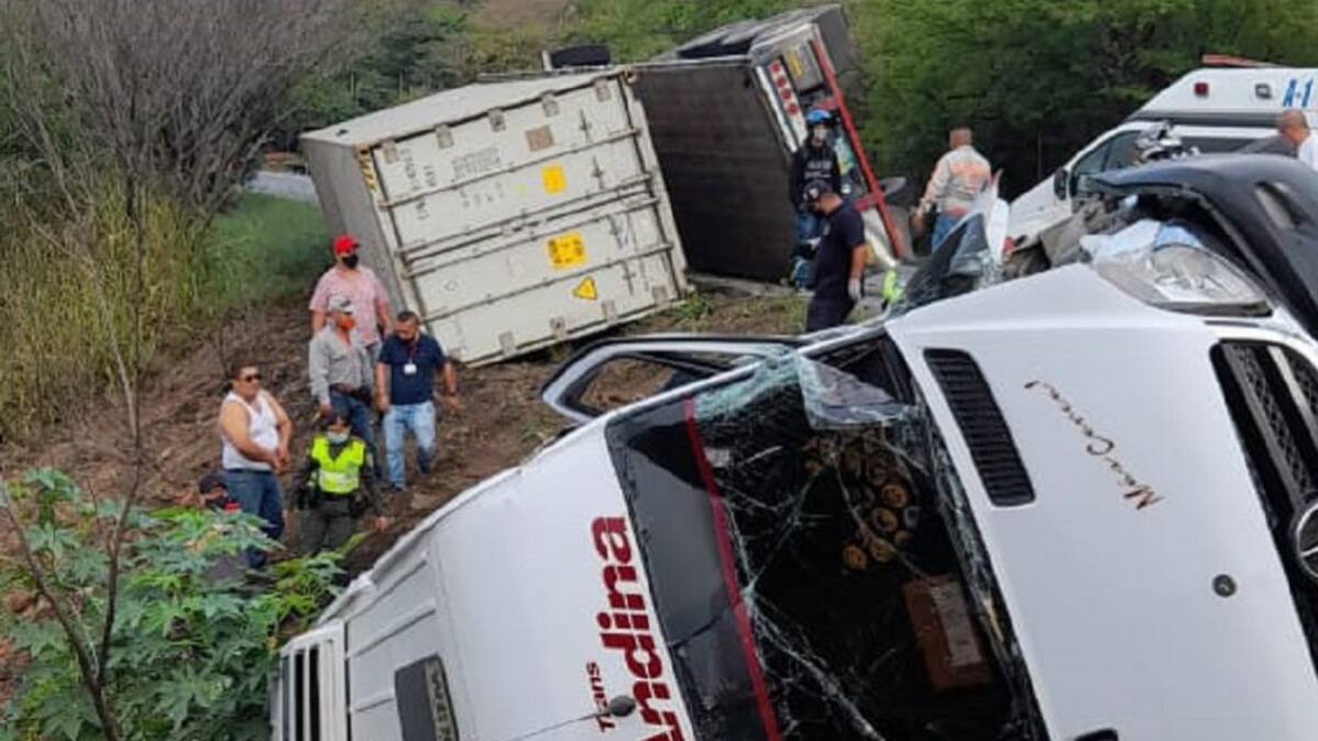10 lesionados deja accidente entre Vijes y Yotoco
