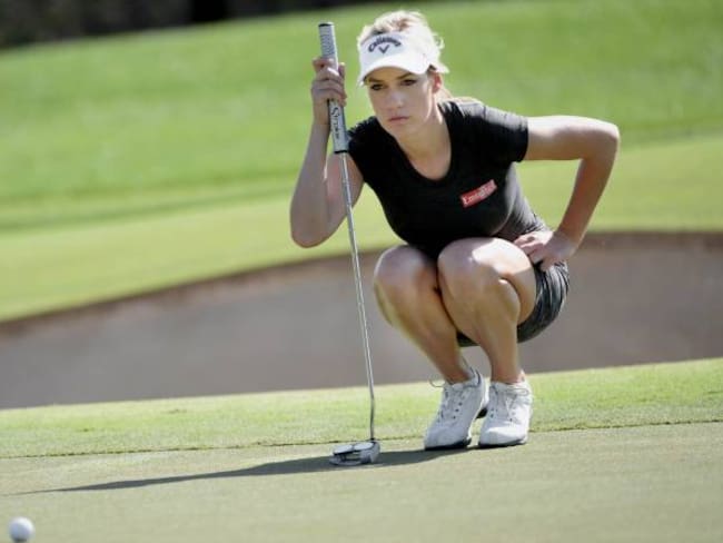 [Video] El complicado lanzamiento que superó la golfista Paige Spiranac en su casa