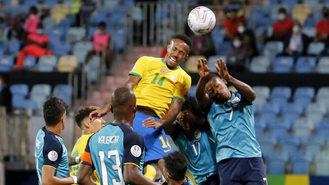 Ecuador le corta la racha de triunfos a Brasil y clasifica a cuartos