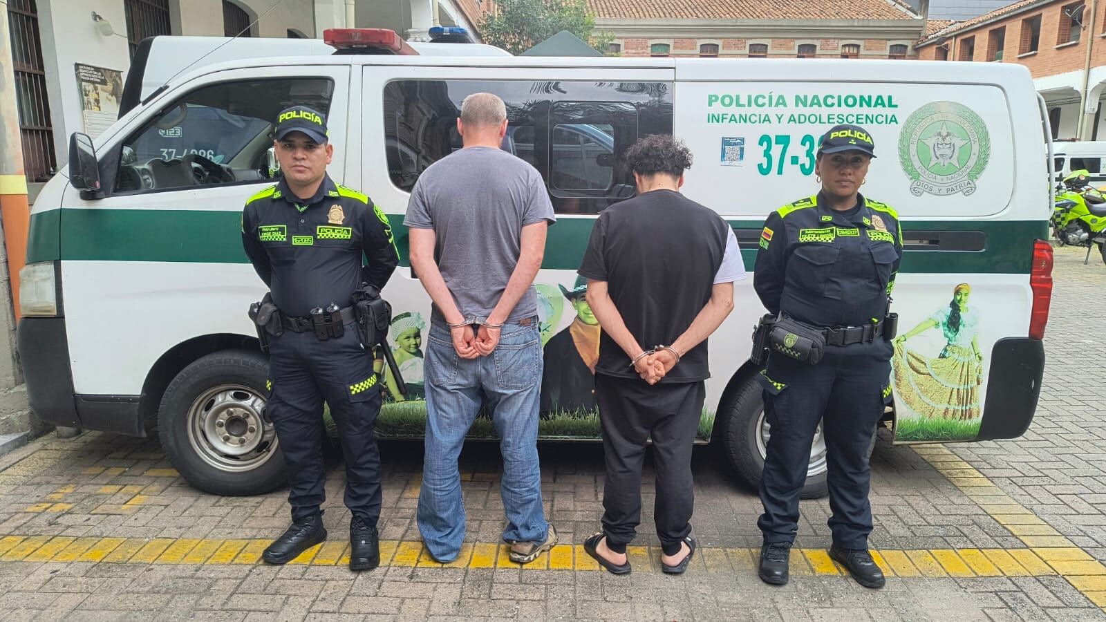 Capturaron en Medellín a un irlandés por acordar encuentro sexual con una menor de edad. Foto: PolicíaMeval.
