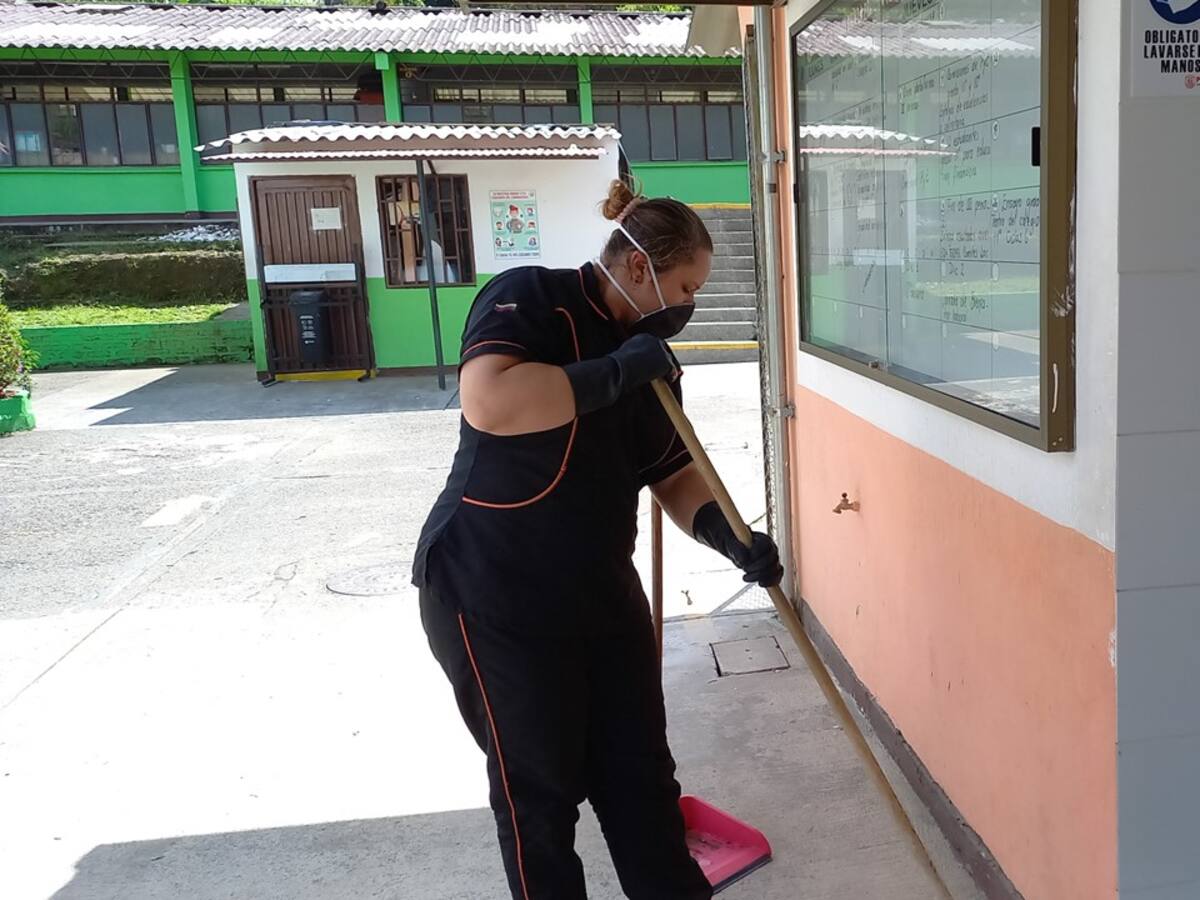 Fue adjudicado el contrato de prestación del servicio de aseo en 170 colegios de Pereira