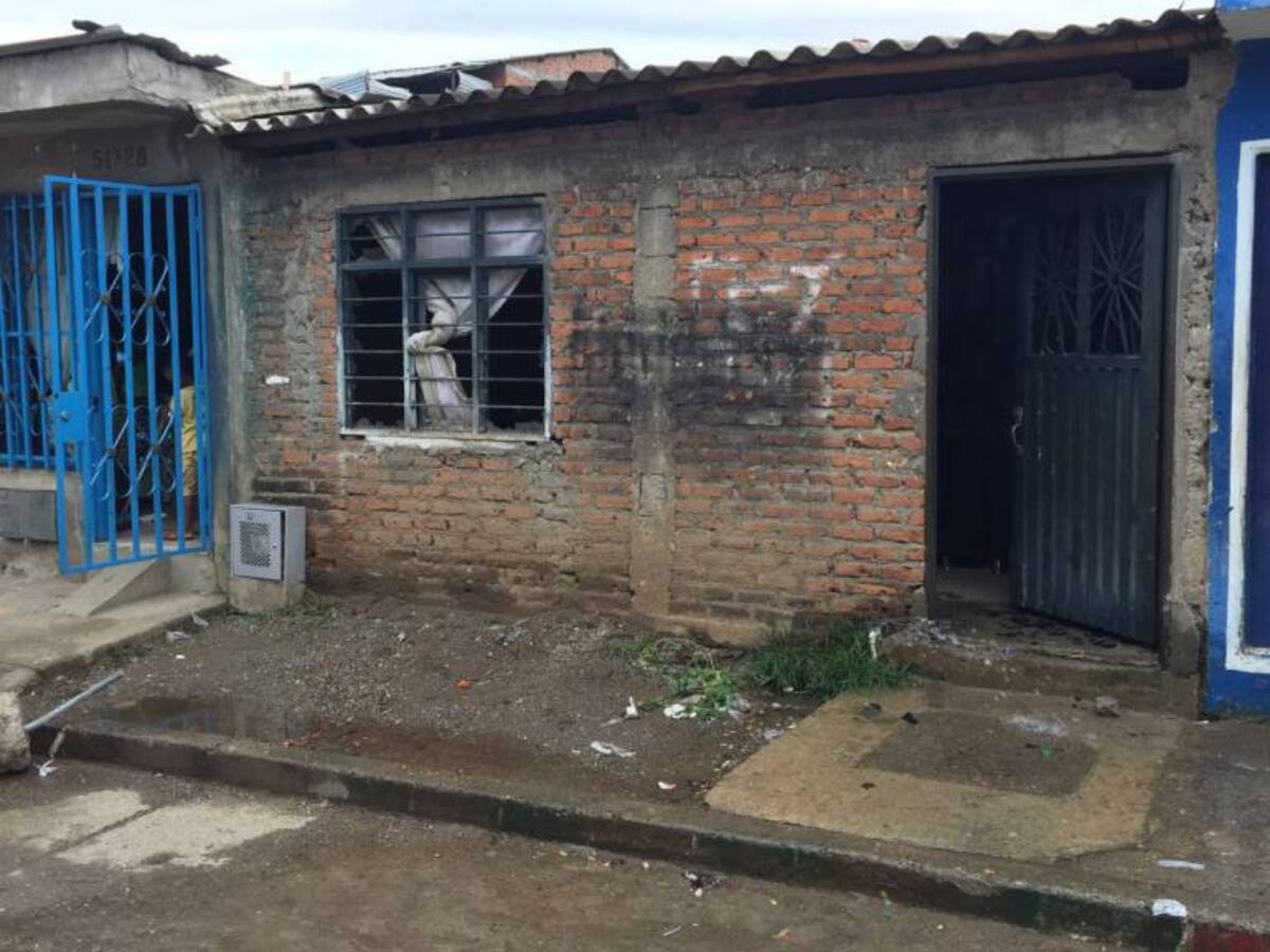 Hombre arrojó granada mientras huía de la policía dejando tres heridos
