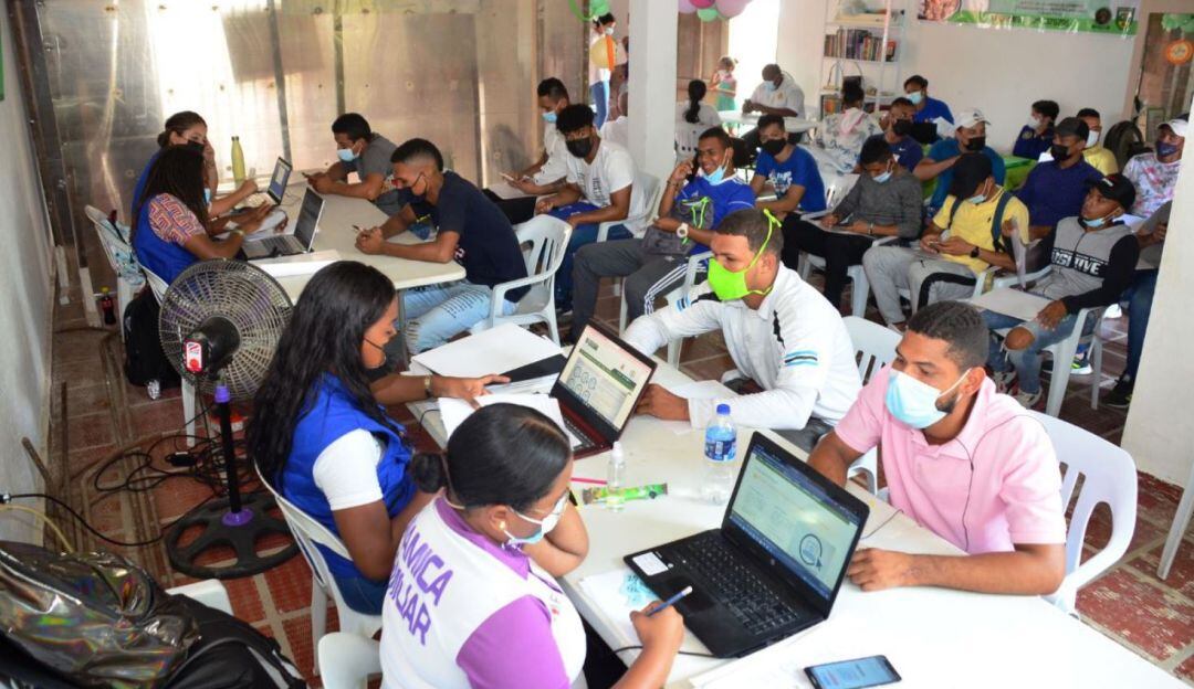 ES-PR, Distrito Militar 14 y DADIS llegaron a Barrios Unidos con preinscripción de libretas militares y afiliaciones a EPS