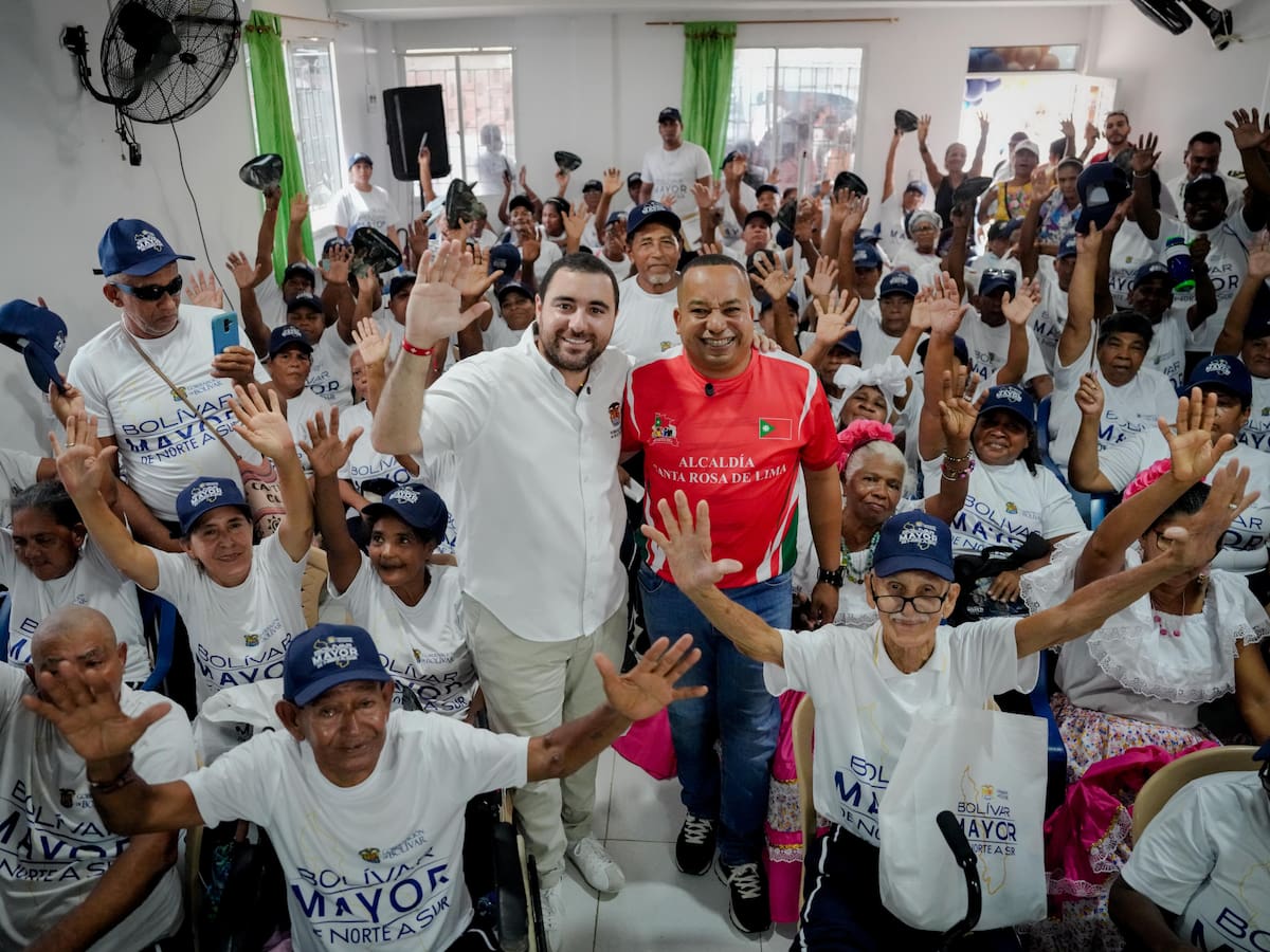 Gobernador Yamil Arana entregó dotación a adultos mayores de Santa Rosa y Clemencia