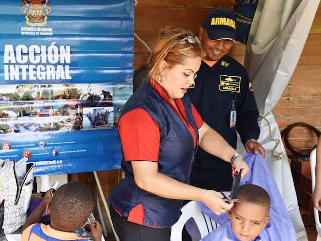 La Armada Nacional apoyó jornada de apoyo al desarrollo en la isla de Tierra Bomba