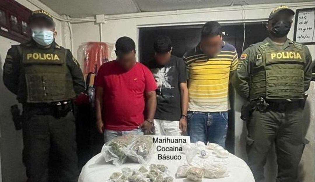 La Policía capturó a ‘El Jhony’, ‘El Freyder’ y ‘El Chucho’, a quienes les incautaron más de 4.000 dosis de estupefacientes