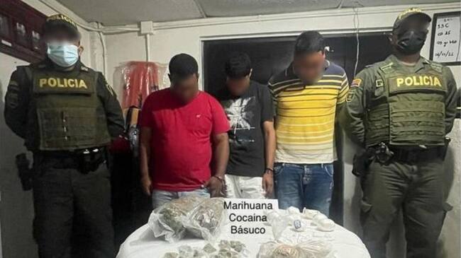 La Policía capturó a ‘El Jhony’, ‘El Freyder’ y ‘El Chucho’, a quienes les incautaron más de 4.000 dosis de estupefacientes