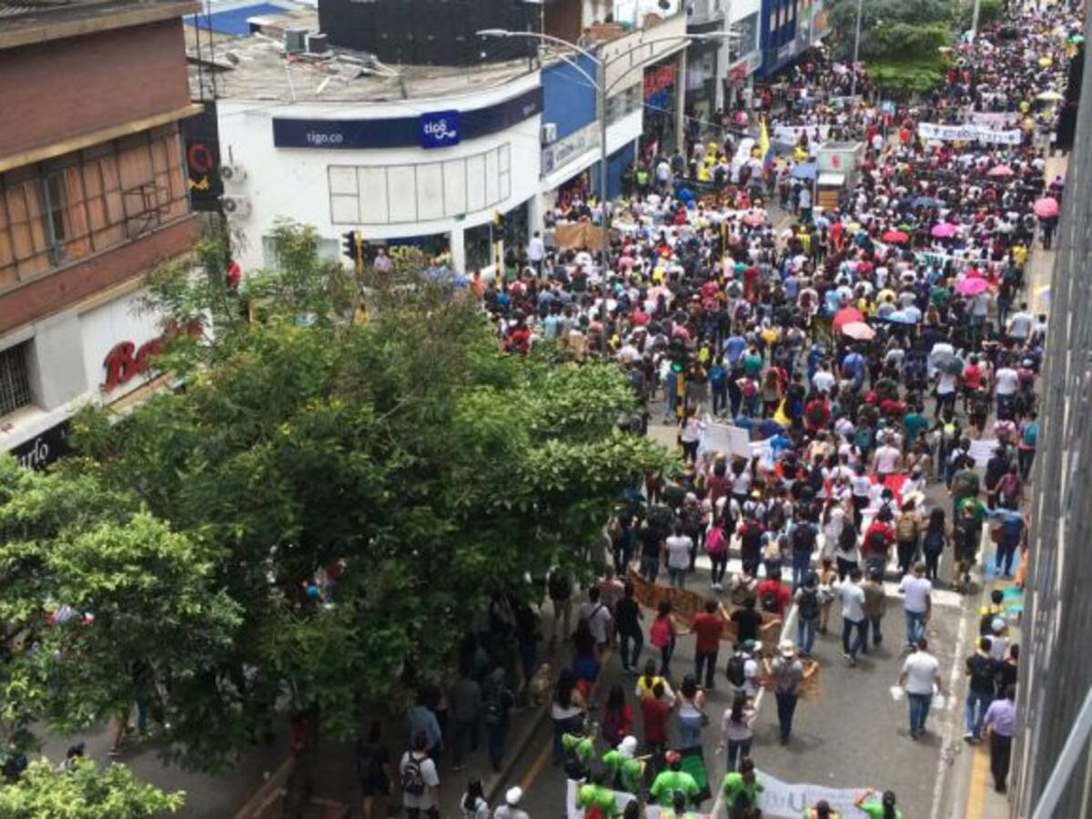 Video: Con drone calcularon asistencia a marcha en defensa de la educación