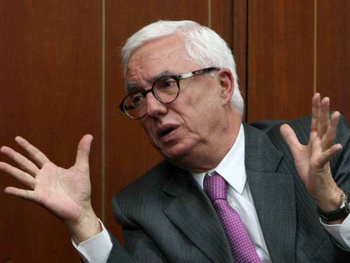 "Proyecto de reforma tributaria atenta contra la clase media": Robledo