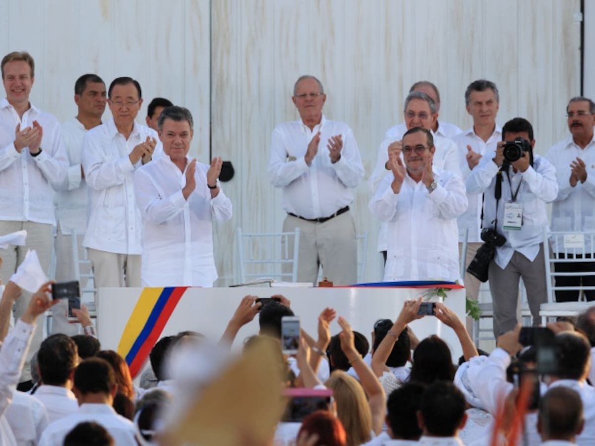 “En surcos de dolores… ¡la paz germina ya!: presidente Santos