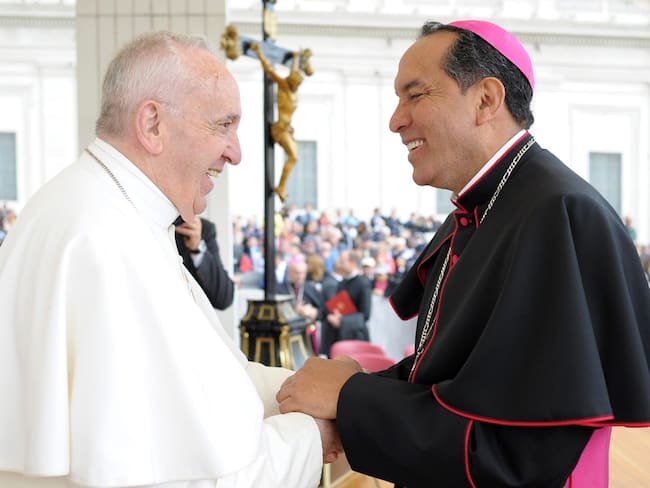 Papa Francisco y Monseñor Pablo Emiro Salas- Foto: tomada de redes