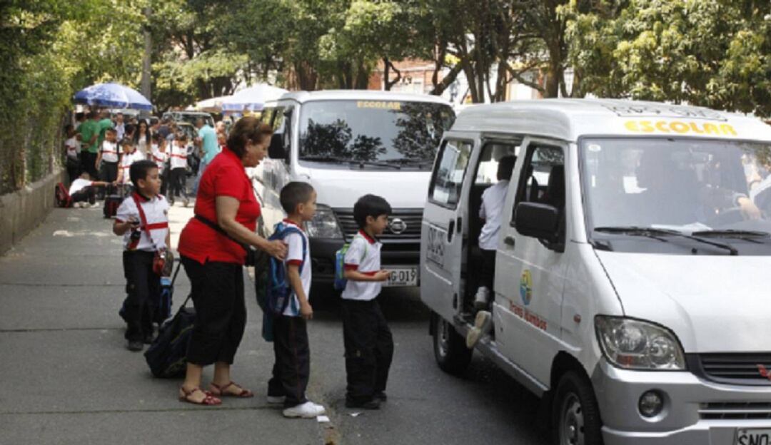 Falta de transporte escolar en frontera