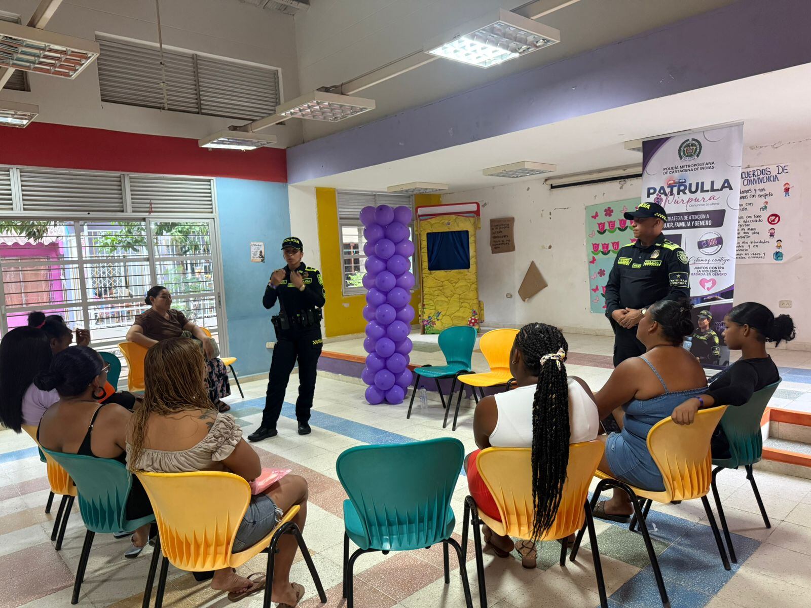 Jornadas de sensibilización contra la violencia femenina. // Policía Metropolitana de Cartagena