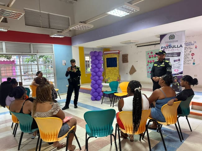 Jornadas de sensibilización contra la violencia femenina. // Policía Metropolitana de Cartagena
