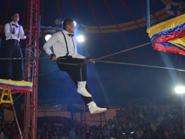 El circo, la parte social del Ejercito Nacional de Colombia