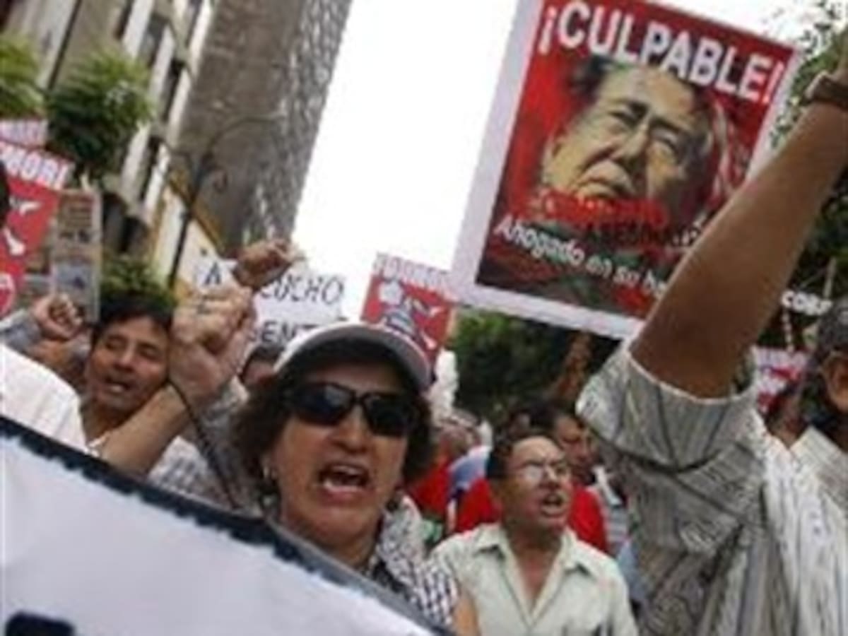 Manifestación en Lima para reclamar una condena ejemplar contra Fujimori