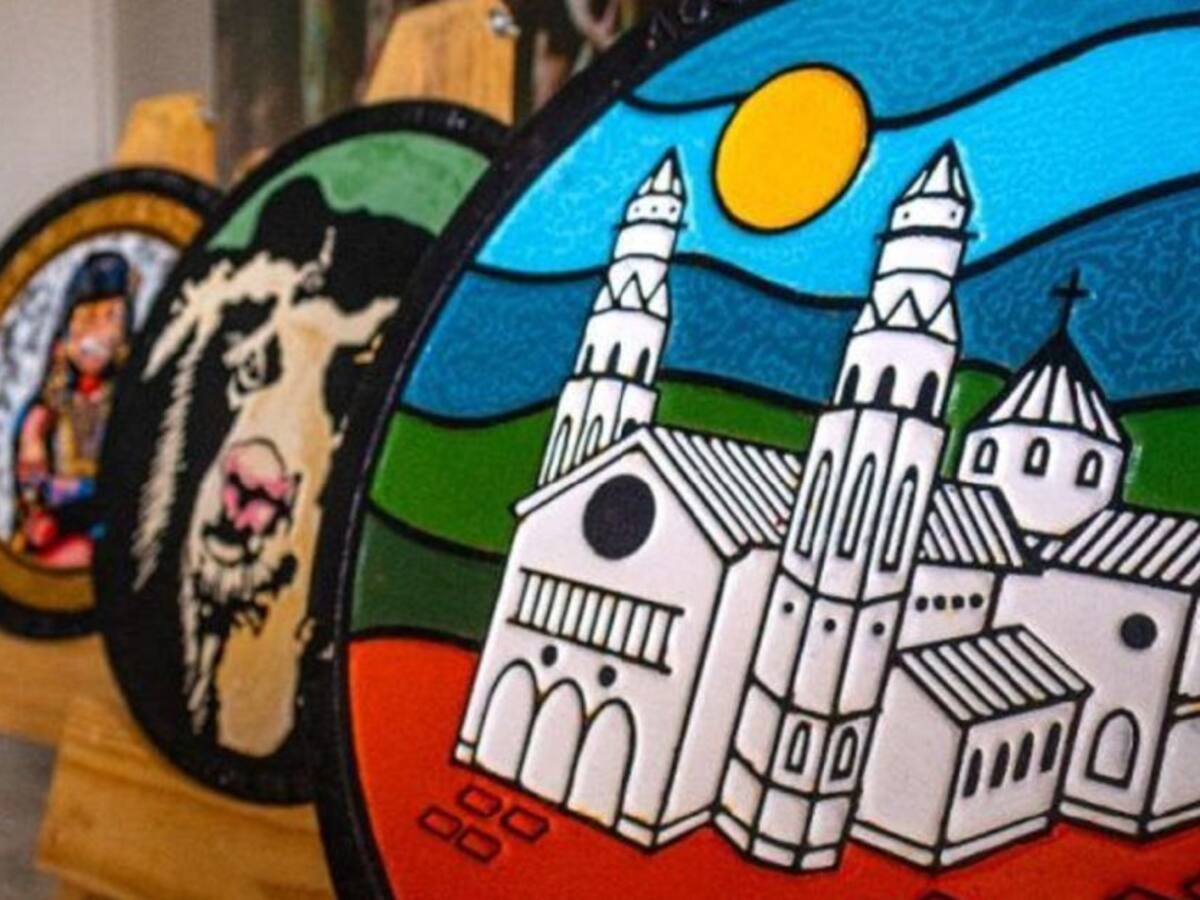 Arte en las tapas de servicios públicos para embellecer a Manizales