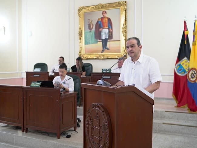 Desde el salón de sesiones el mandatario departamental realizó llamado para conocer como aportarán en construcción de paz