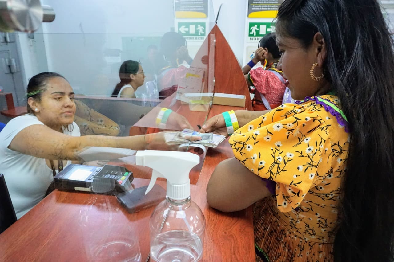 Alcaldía de Bogotá suspenderá subsidios a indígenas que retornen a La Rioja o La Florida. Foto: Integración Social.