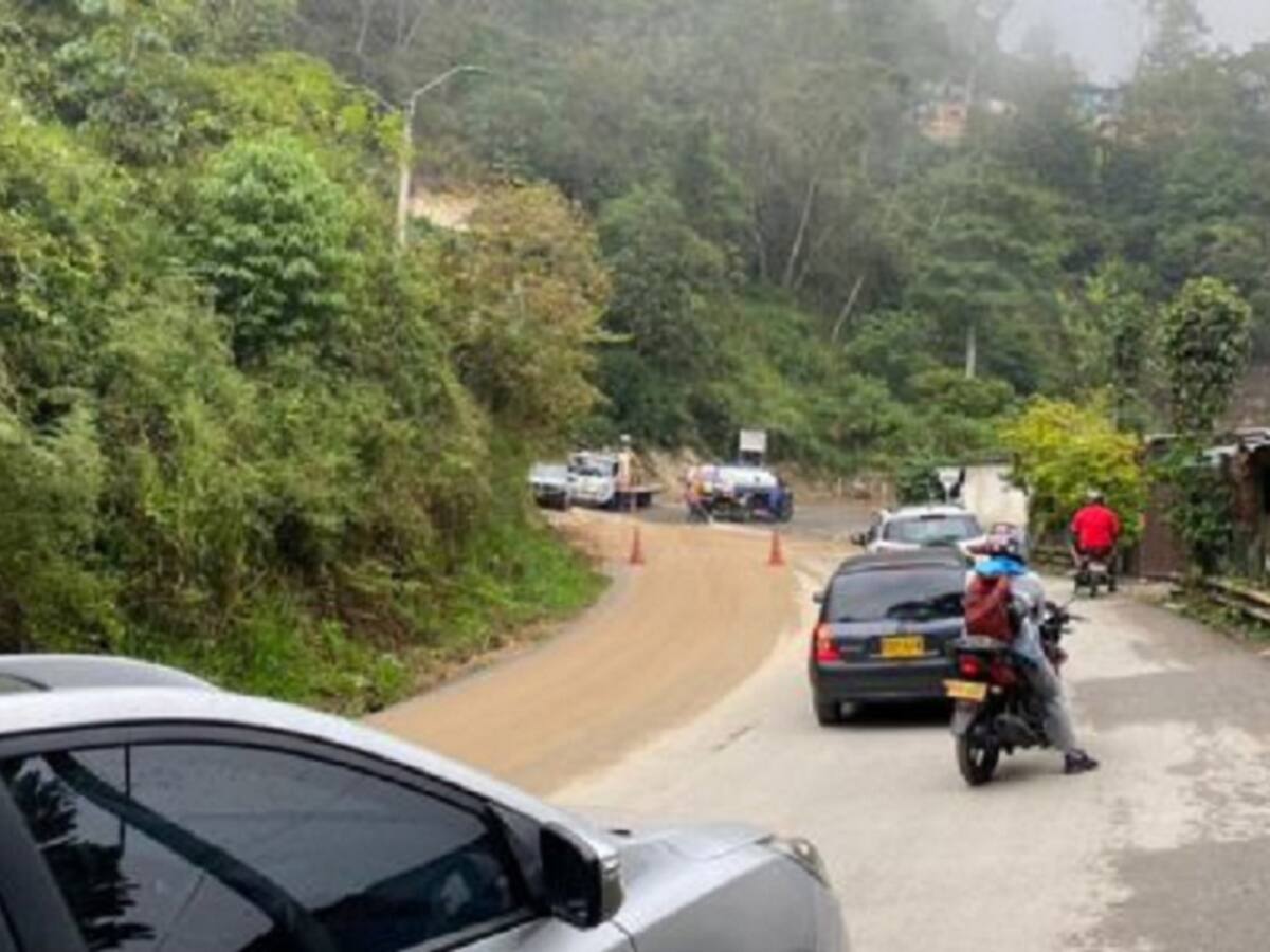 VIDEO: Cerrada vía Bucaramanga a Cúcuta por deslizamientos