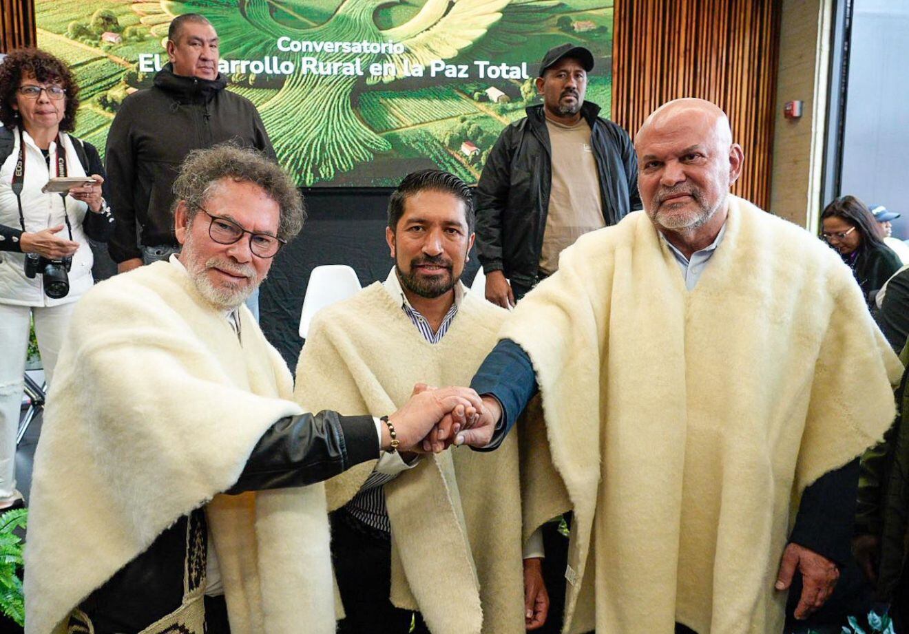 Pastor Alape, César Pachón y Salvatore Mancuso. Foto: suministrada.