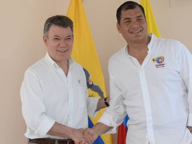 Santos y Correa se fijaron 90 metas binacionales para el 2016