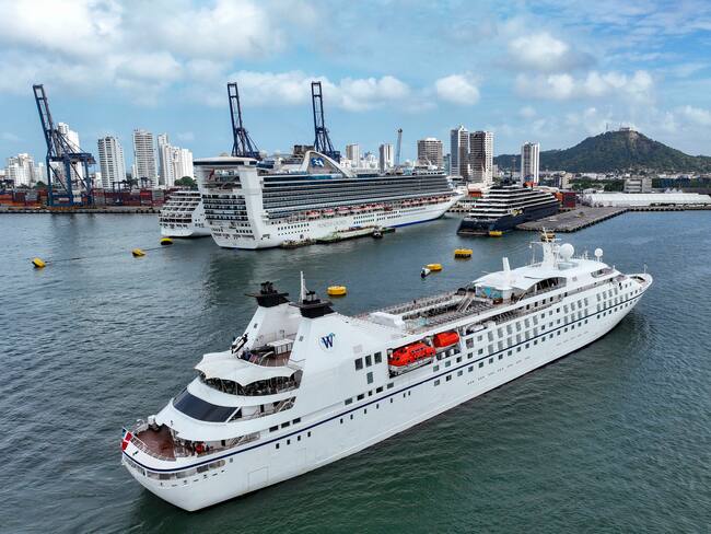 Cartagena registra récord: 6 cruceros en un día con más de 13 mil visitantes 